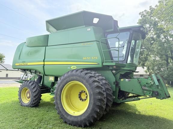 Image of John Deere 9670 STS equipment image 3
