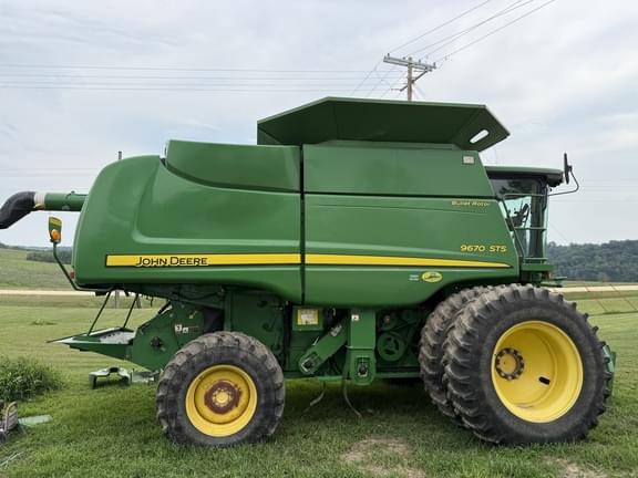 Image of John Deere 9670 STS equipment image 1