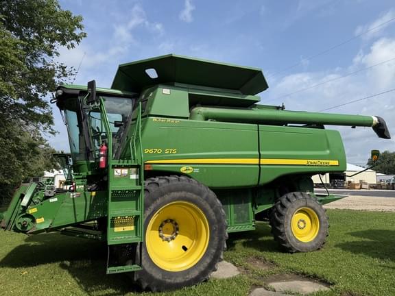 Image of John Deere 9670 STS Primary image