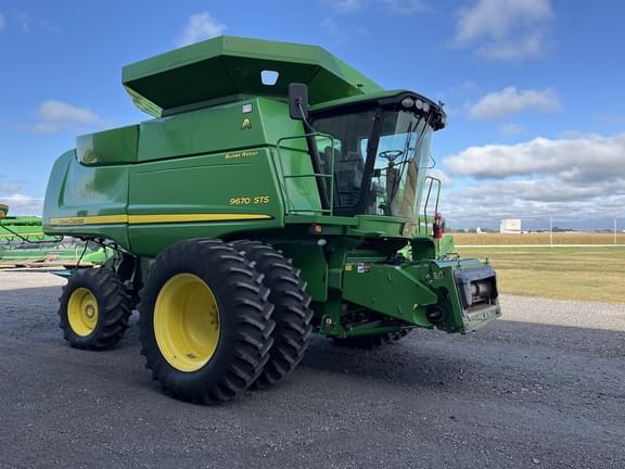 Image of John Deere 9670 STS equipment image 2