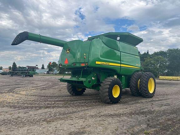 Image of John Deere 9770 STS equipment image 4