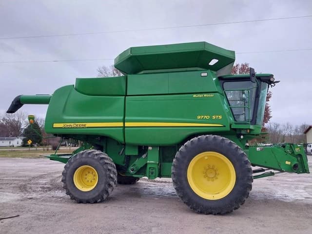 Image of John Deere 9770 STS equipment image 3