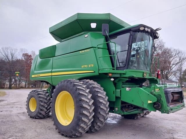 Image of John Deere 9770 STS equipment image 2
