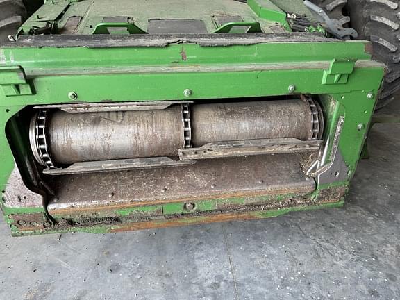 Image of John Deere 9770 STS equipment image 4