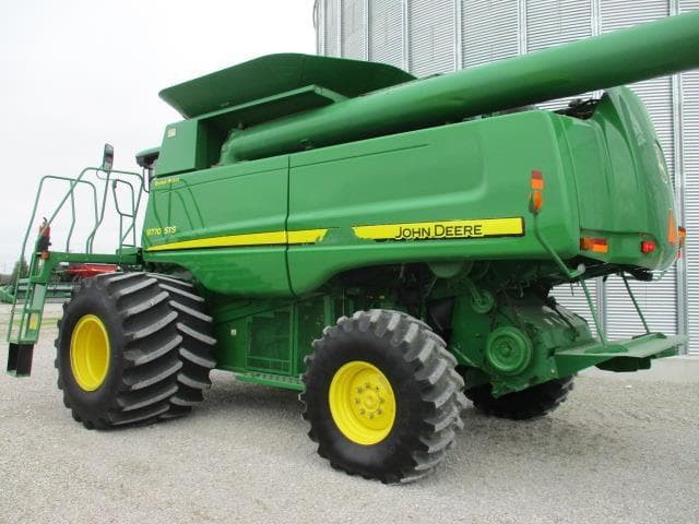 Image of John Deere 9770 STS equipment image 4