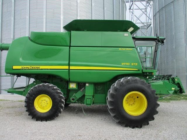 Image of John Deere 9770 STS equipment image 3