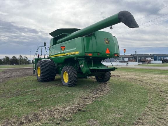 Image of John Deere 9770 STS equipment image 2
