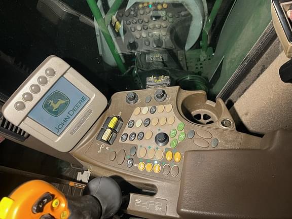 Image of John Deere 9770 STS equipment image 4