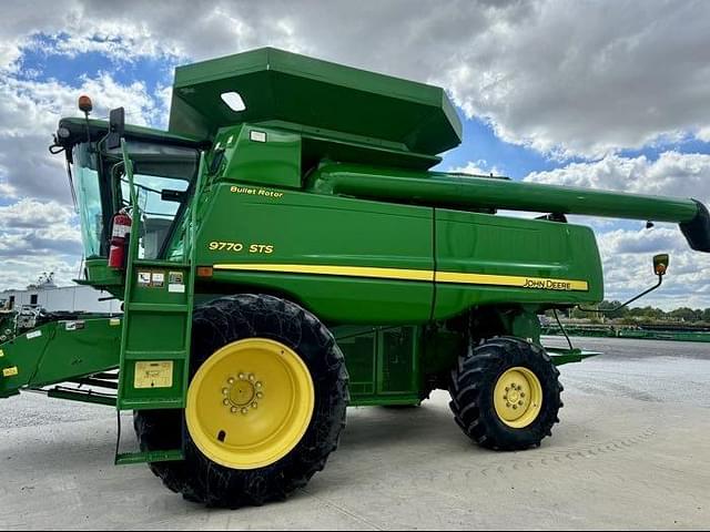 Image of John Deere 9770 STS equipment image 1