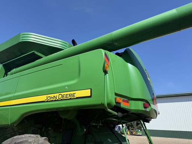 Image of John Deere 9770 STS equipment image 2