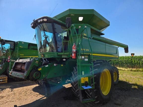 Image of John Deere 9770 STS equipment image 1