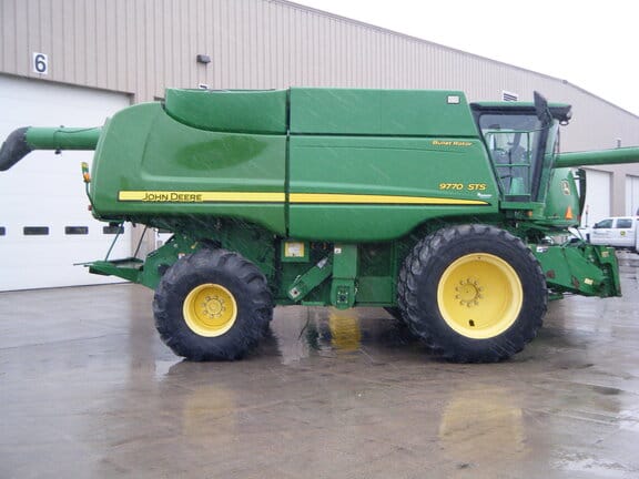 2008 John Deere 9770 STS Equipment Image0