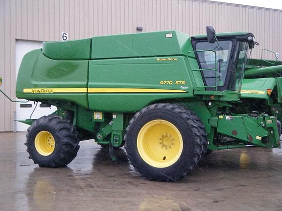 Image of John Deere 9770 STS equipment image 2