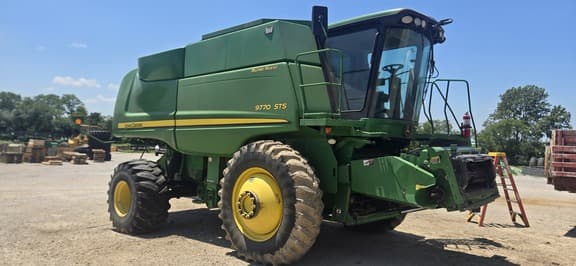 Image of John Deere 9770 STS equipment image 1
