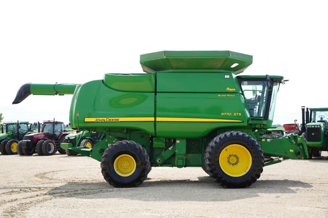 Image of John Deere 9770 STS equipment image 3