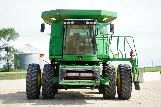 Image of John Deere 9770 STS equipment image 1