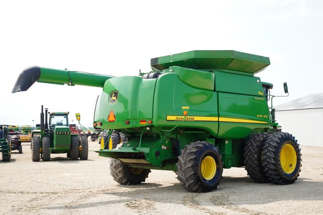 Image of John Deere 9770 STS equipment image 4