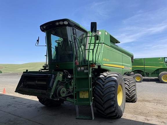 Image of John Deere 9770 STS equipment image 2