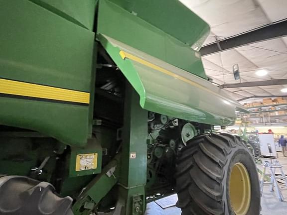 Image of John Deere 9770 STS equipment image 4