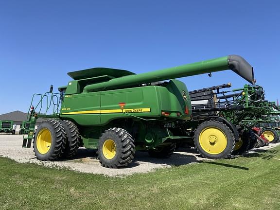 Image of John Deere 9770 STS equipment image 3