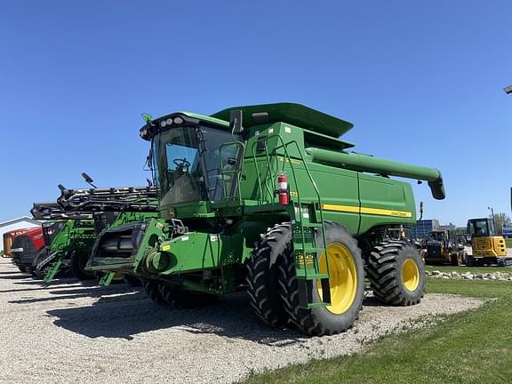 Image of John Deere 9770 STS equipment image 1