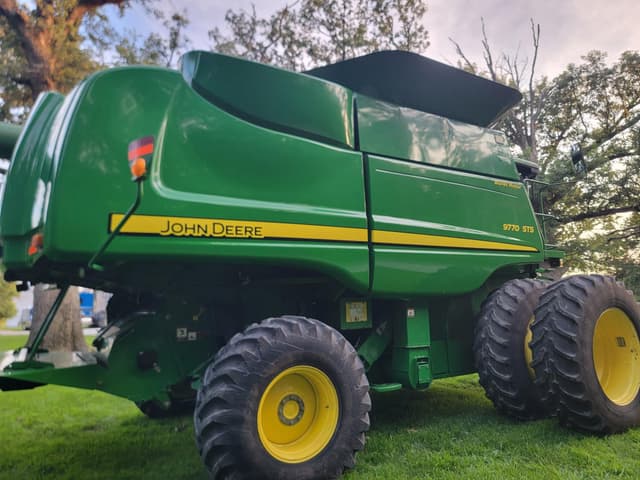 Image of John Deere 9770 STS equipment image 3