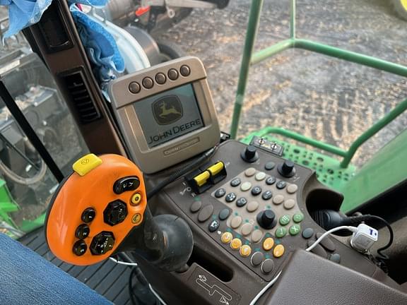 Image of John Deere 9770 STS equipment image 4