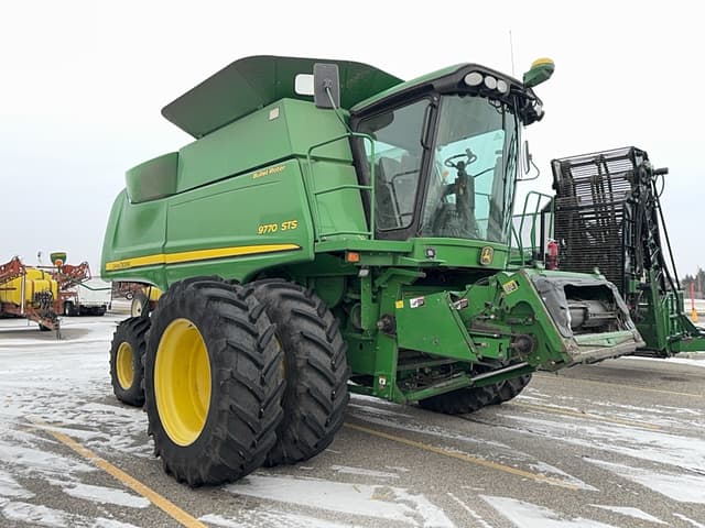 Image of John Deere 9770 STS equipment image 1