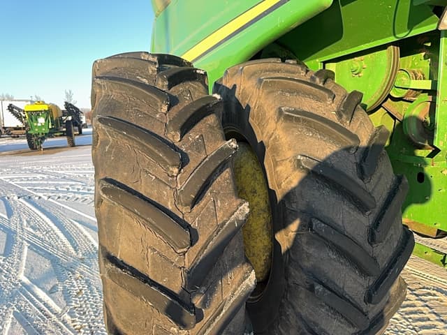 Image of John Deere 9770 STS equipment image 4