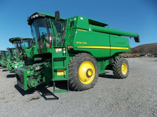 Image of John Deere 9770 STS equipment image 2