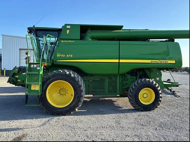 Image of John Deere 9770 STS equipment image 1