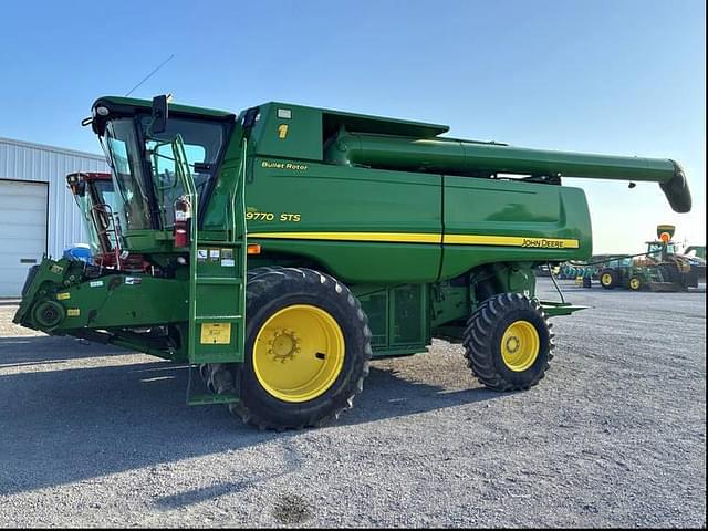 Image of John Deere 9770 STS equipment image 2