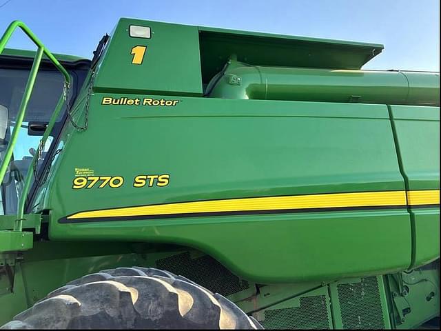 Image of John Deere 9770 STS equipment image 3