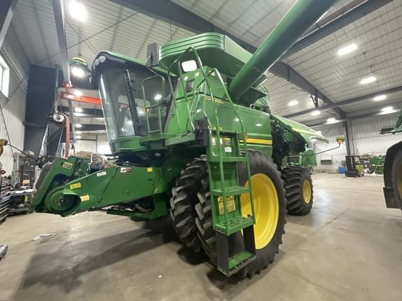Image of John Deere 9770 STS equipment image 2