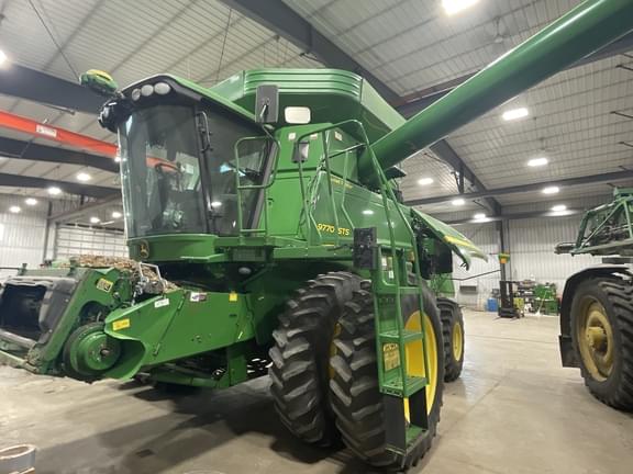 Image of John Deere 9770 STS equipment image 1