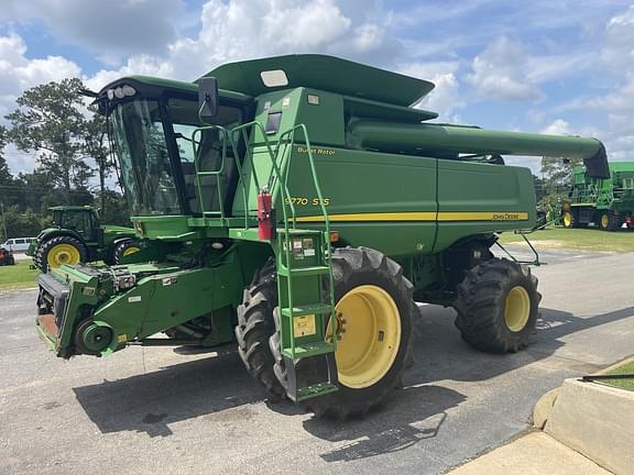 Image of John Deere 9770 STS equipment image 2