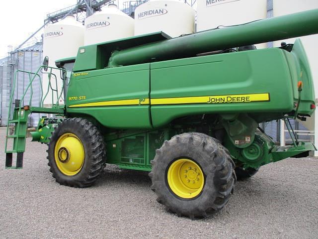 Image of John Deere 9770 STS equipment image 4