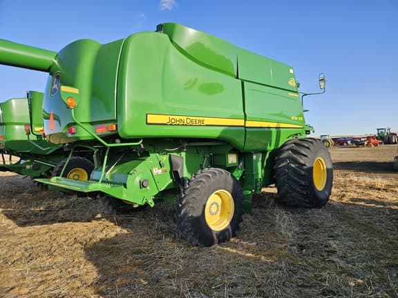 Image of John Deere 9770 STS equipment image 3