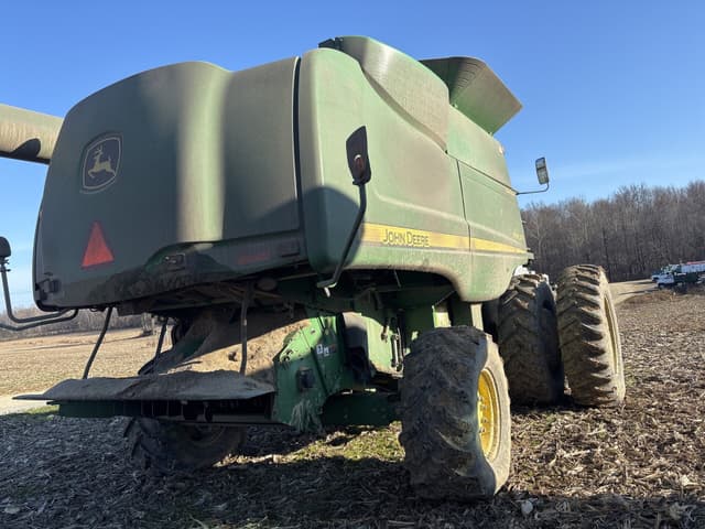 Image of John Deere 9770 STS equipment image 2