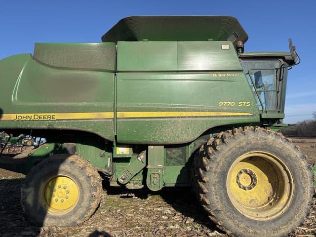 Image of John Deere 9770 STS equipment image 1
