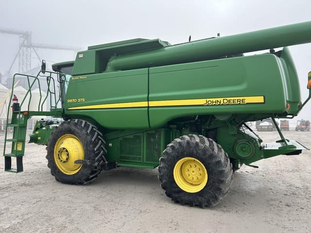 Image of John Deere 9870 STS equipment image 4