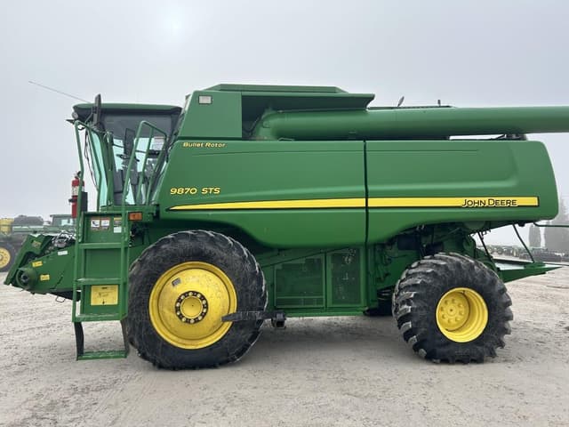Image of John Deere 9870 STS equipment image 2