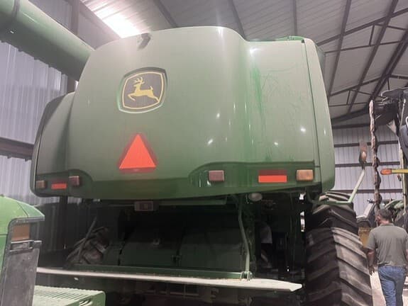 Image of John Deere 9870 STS equipment image 2