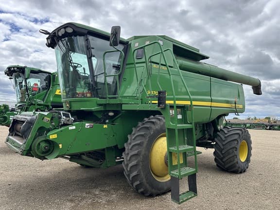 Image of John Deere 9870 STS equipment image 1