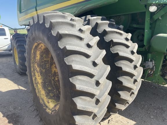 Image of John Deere 9870 STS equipment image 4