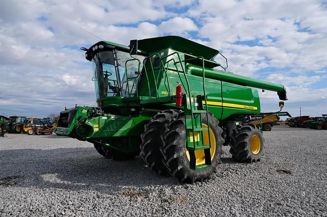 Image of John Deere 9870 STS equipment image 2