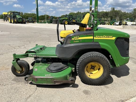 Image of John Deere 997 equipment image 2