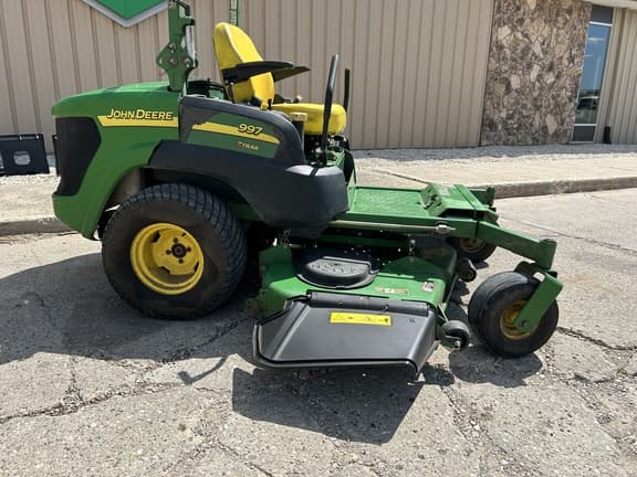 Image of John Deere 997 equipment image 1