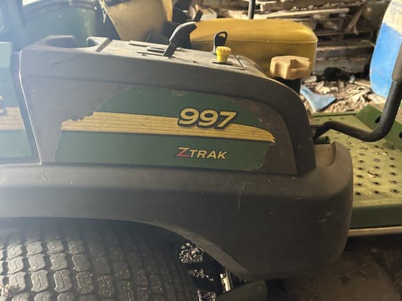 Image of John Deere 997 equipment image 4