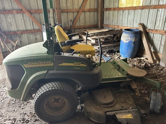 Image of John Deere 997 equipment image 1